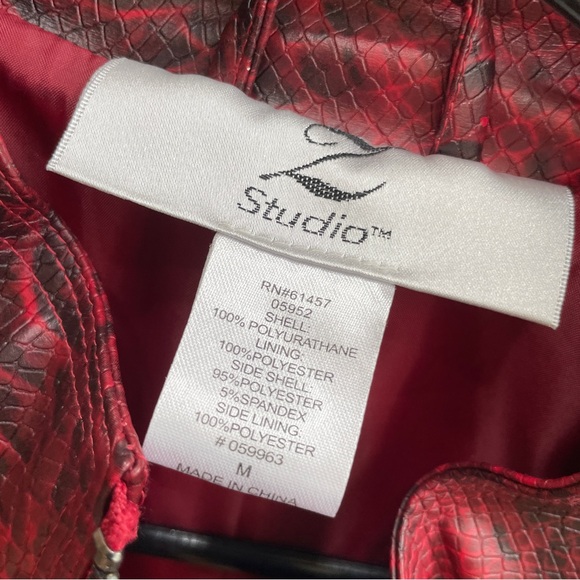 VINTAGE Z STUDIO RED FAUX LEATHER JACKET - Picture 7 of 8